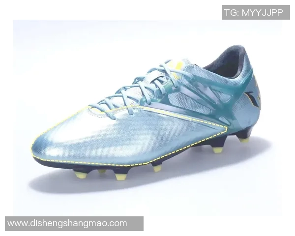 足球明星推荐的中端足球鞋助你提升球技与场上表现