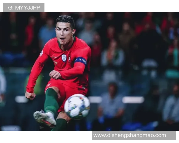 足球明星帅照大赏展现运动魅力与风采的完美瞬间 足球明星帅照大赏展现运动魅力与风采的完美瞬间